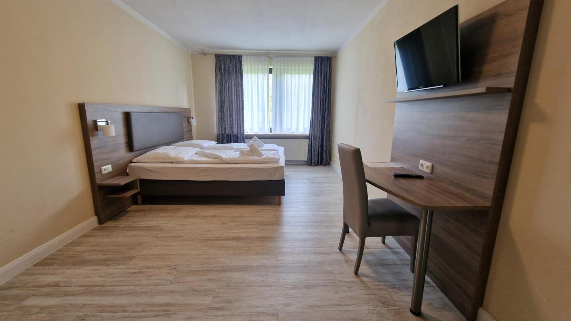Hotel Tini 바트팔링보슈텔 외부 사진