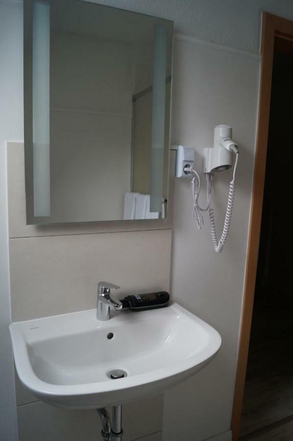 Hotel Tini 바트팔링보슈텔 외부 사진